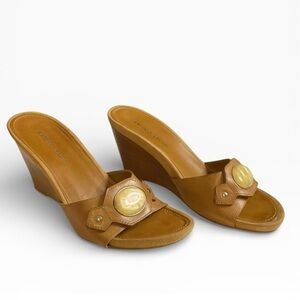 ANTONIO MELANI Tan Wedge Sandals with Gold Detail Size 10